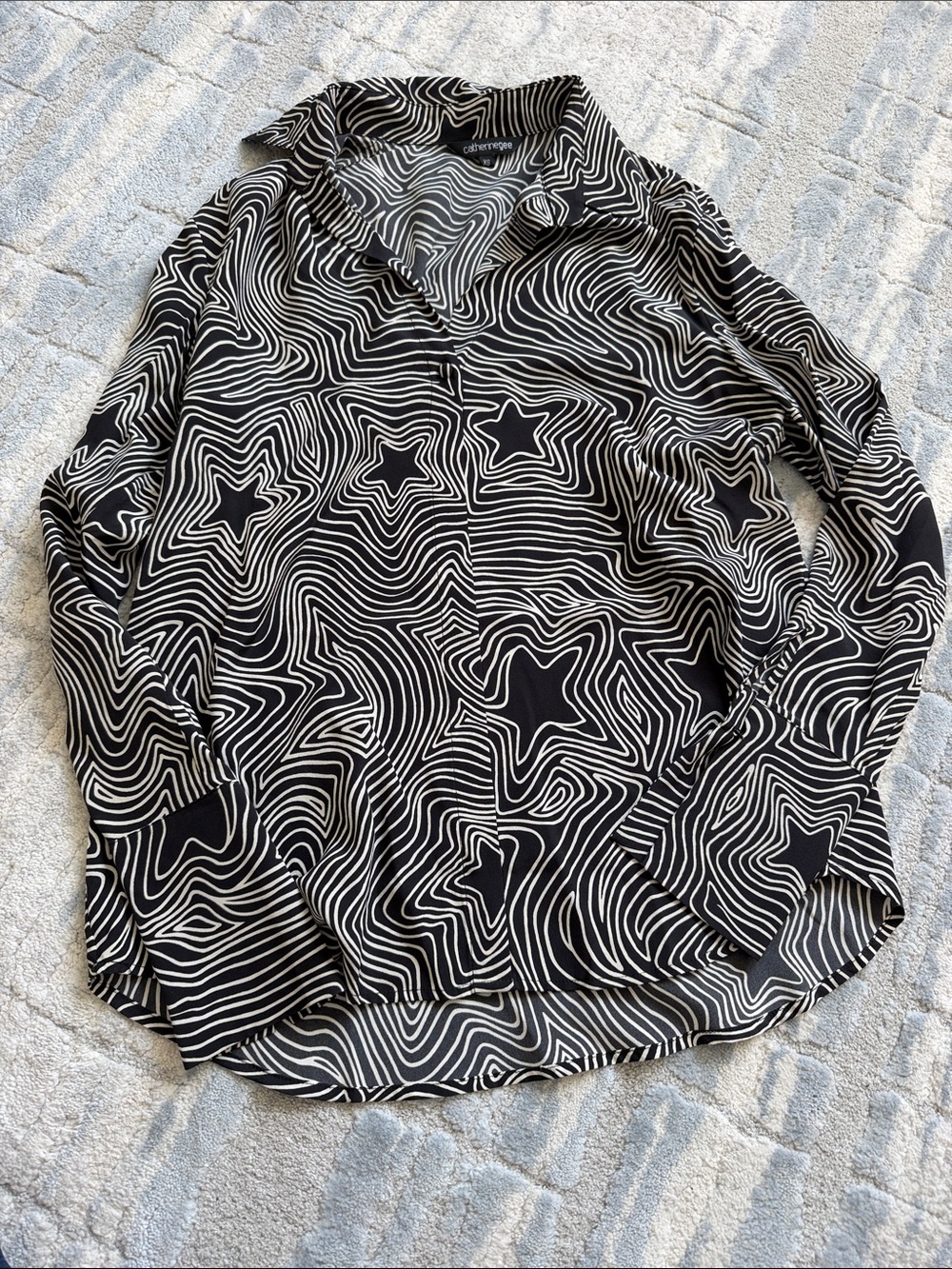 Charming Printed Button-Front Blouse - Black/White